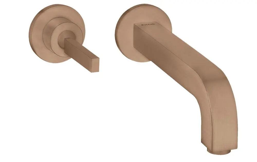 Waschtischmischer mit Unterputzinstallation von AXOR, bestehend aus einem klaren Auslauf und einem geraden Griff in der Farbvariante brushed red gold.